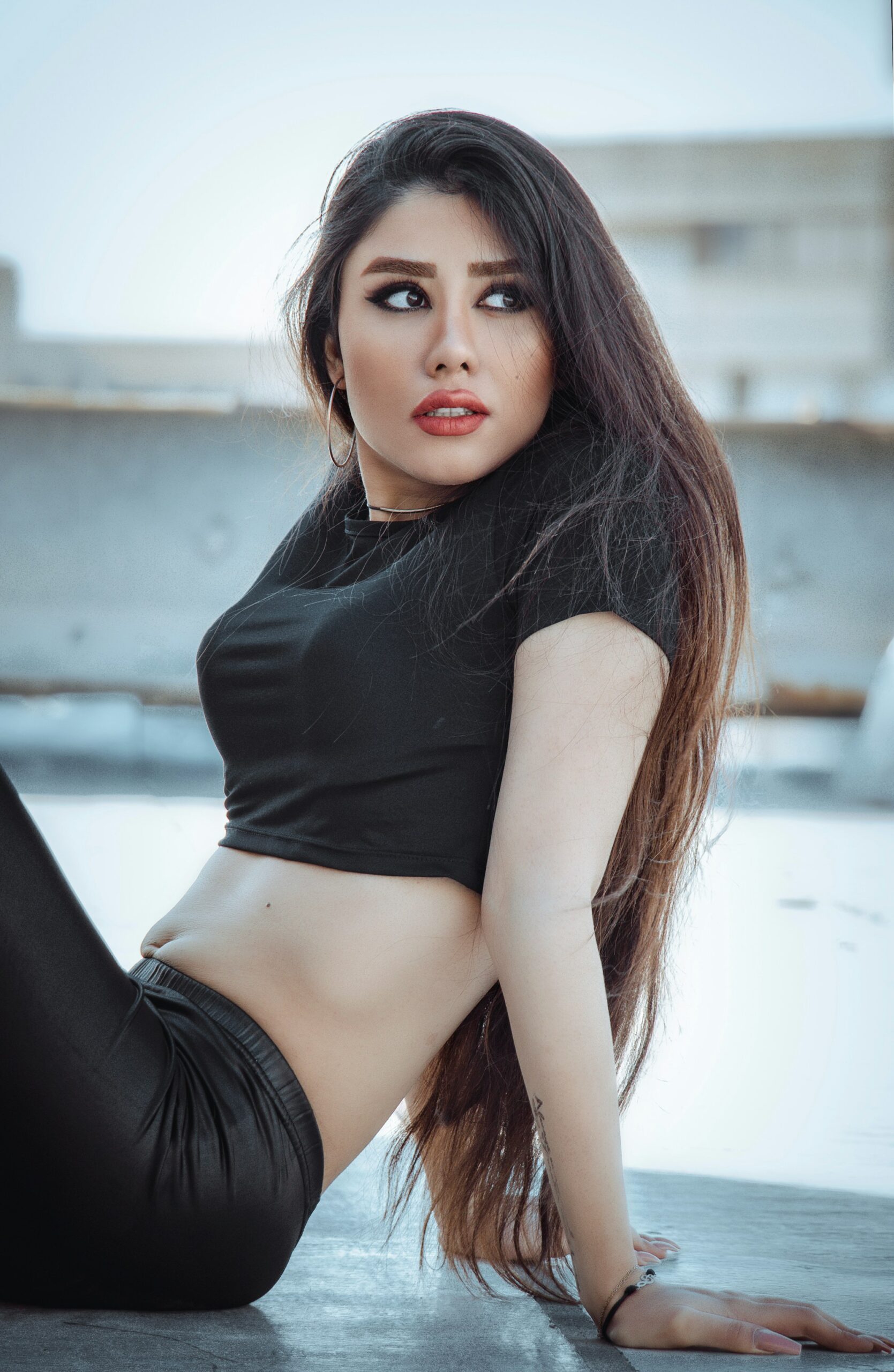 Hand-to-hand payment, hand-to-hand sexy hot girl 24/7. Available here